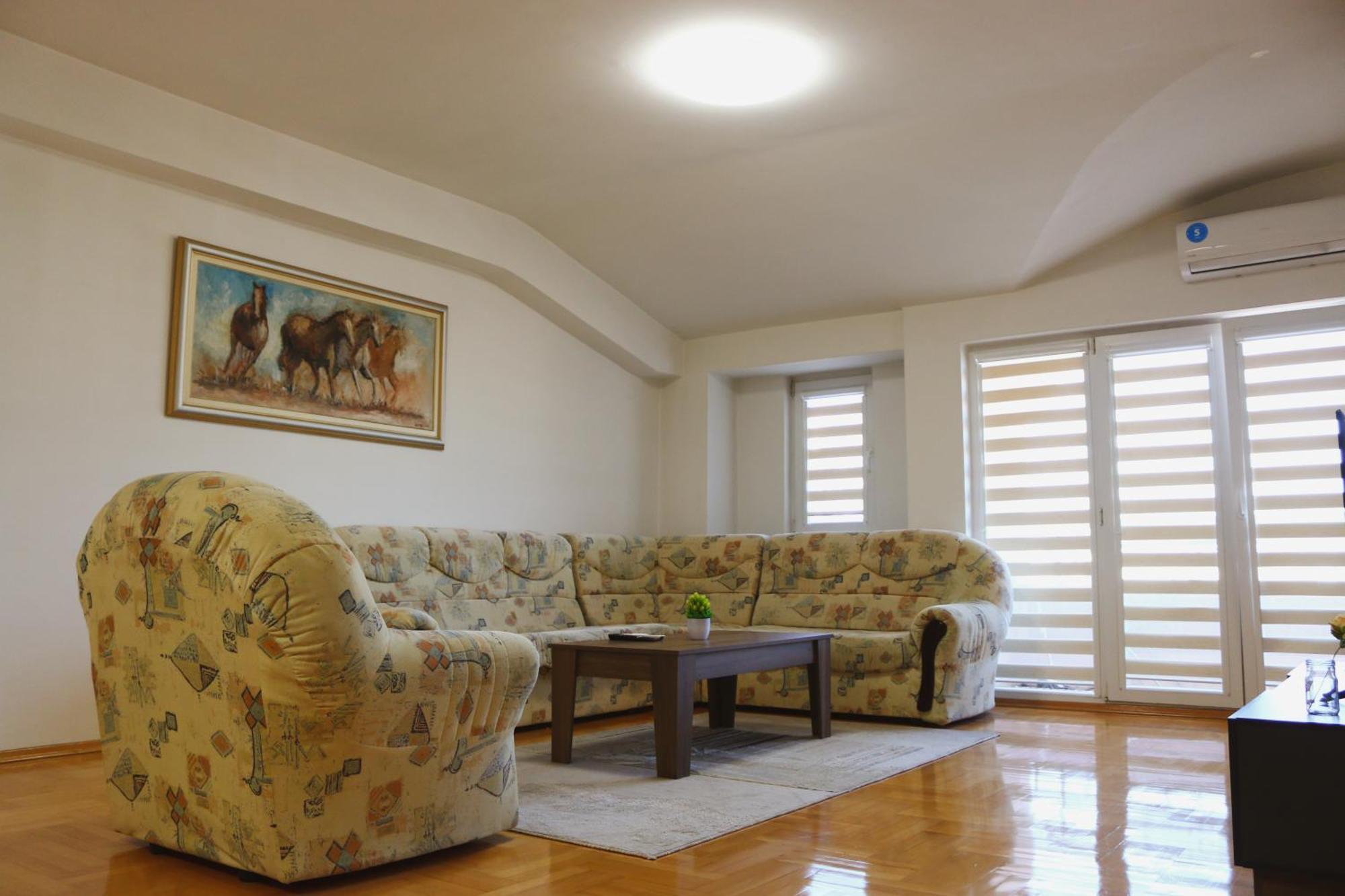 S Apartment Skopje Bagian luar foto